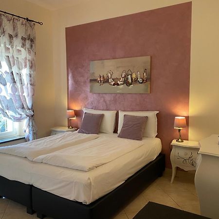 Betty'S House Bed & Breakfast Lazise Exterior foto