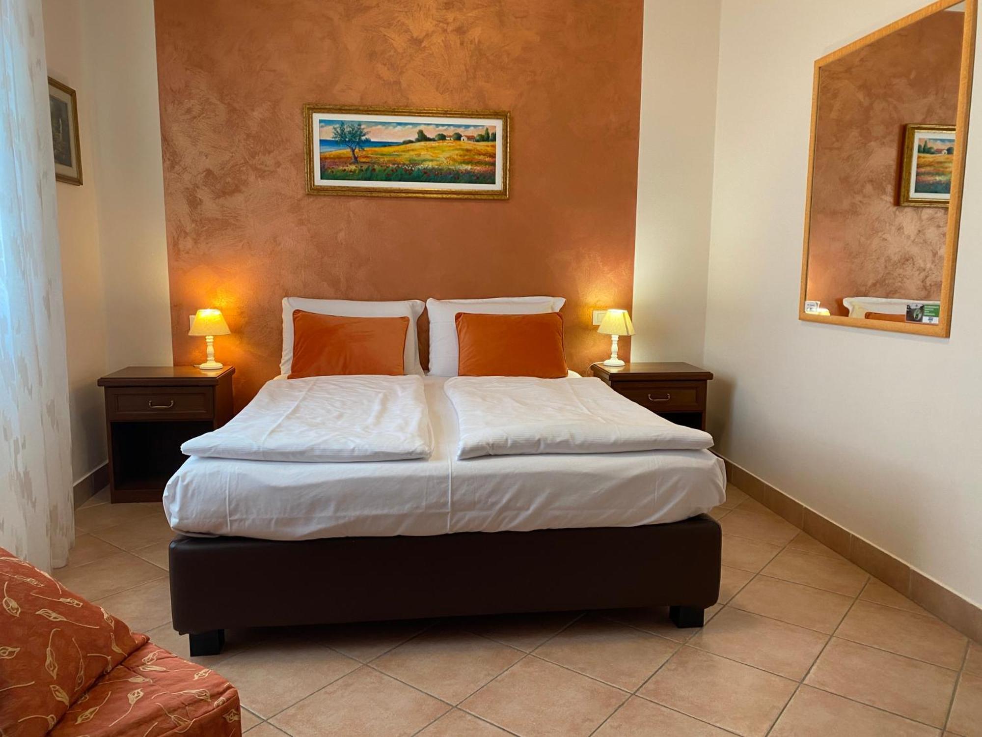 Betty'S House Bed & Breakfast Lazise Exterior foto